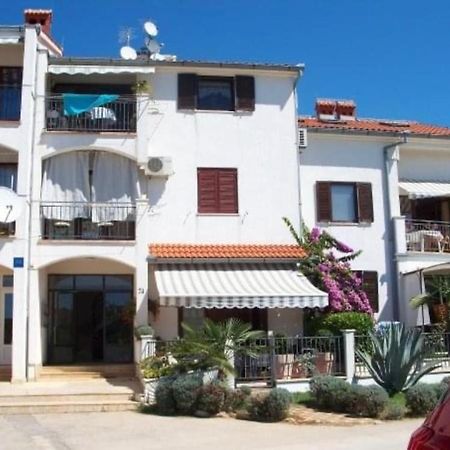 Olivia, Seaside Apartment In Medulin, Croatia Екстер'єр фото