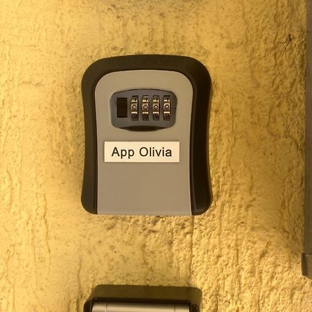 Olivia, Seaside Apartment In Medulin, Croatia Екстер'єр фото
