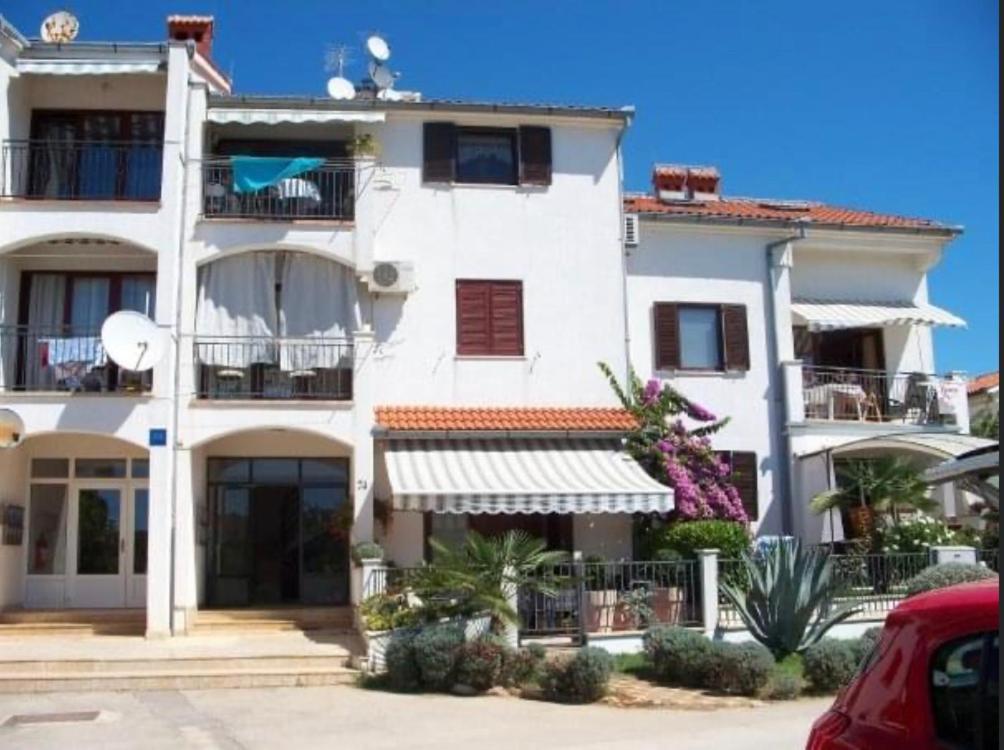 Olivia, Seaside Apartment In Medulin, Croatia Екстер'єр фото