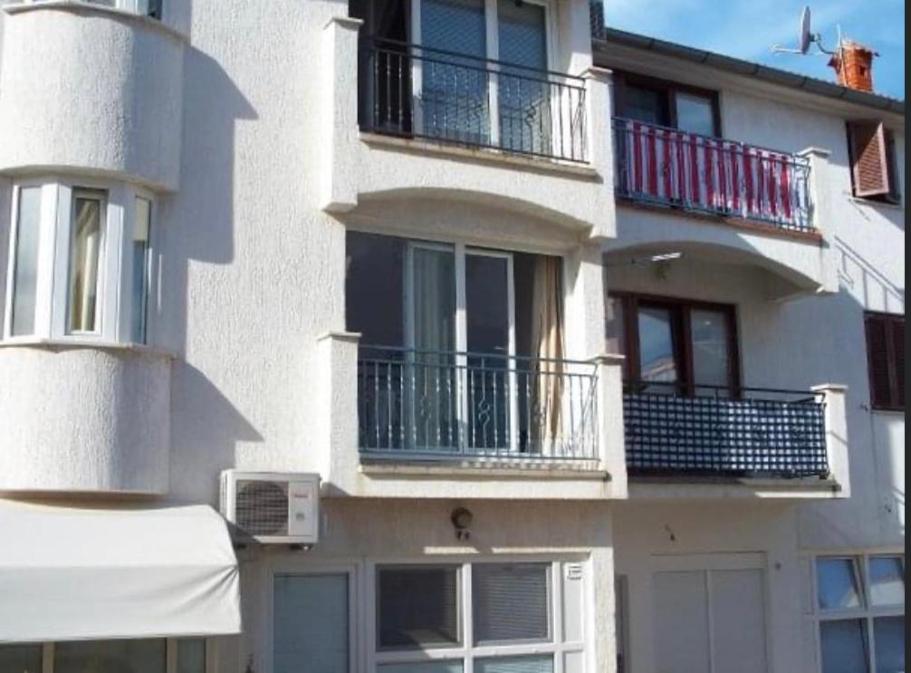 Olivia, Seaside Apartment In Medulin, Croatia Екстер'єр фото